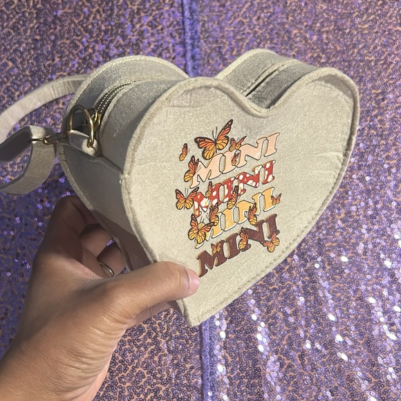 Heart shaped hand made bag by Laydeesah - Picture 2 of 2